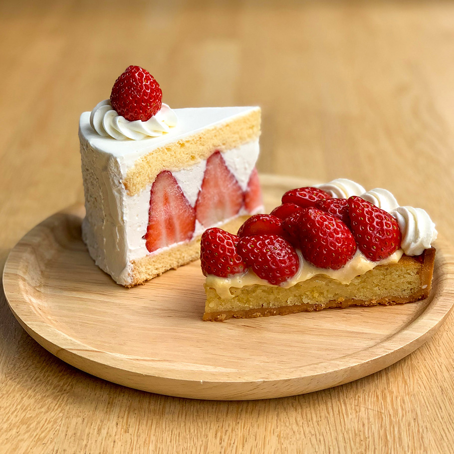 ichibiko いちごのショートケーキ（左）・生いちごタルト（右）