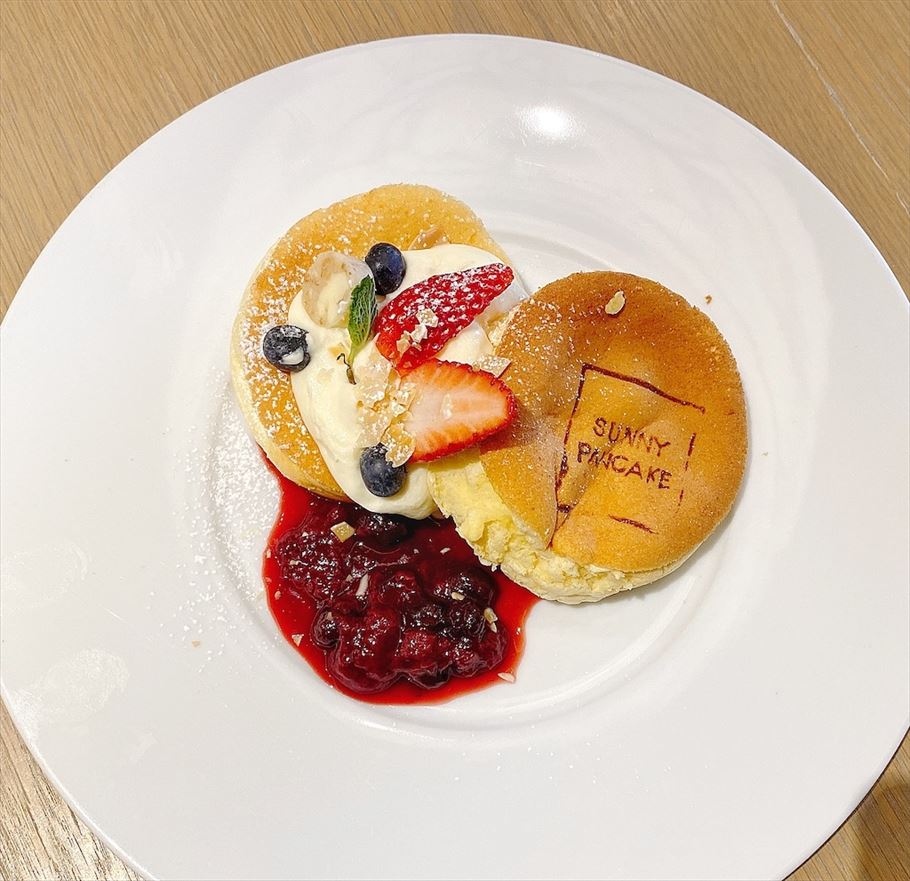 結婚式場に併設されたおしゃれなカフェで食べる"ふわふわパンケーキ"【SUNNY PANCAKE】