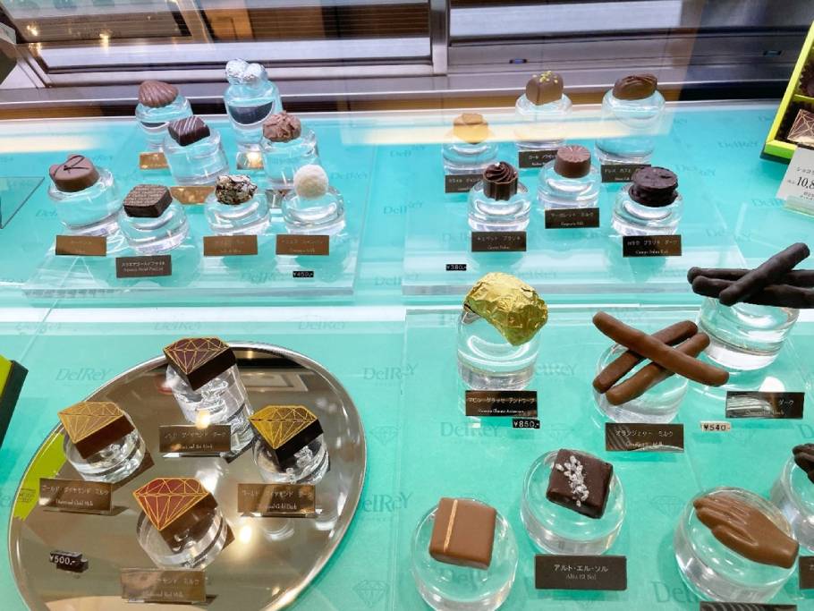 銀座でしか食べられない魔法のソフトクリームと“食べるジュエリー”なチョコ「DelReY」の魅力