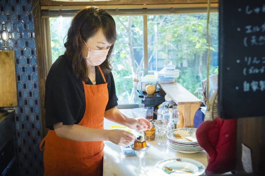 宙に浮く“空とぶプリン”。プリン王子のイチ押し古民家カフェ「木花日和」のプリン（杉並区）