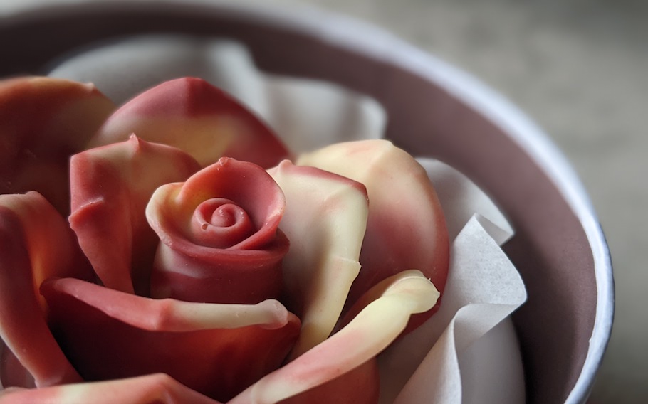 【ホワイトデーやお祝いにもおすすめ】可愛くて味も◎！チョコレートエキスパートおすすめのお花モチーフチョコレート