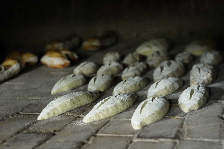 酵母が起こした奇跡「宗像堂」（沖縄）宗像夫婦と、石窯とパンの話