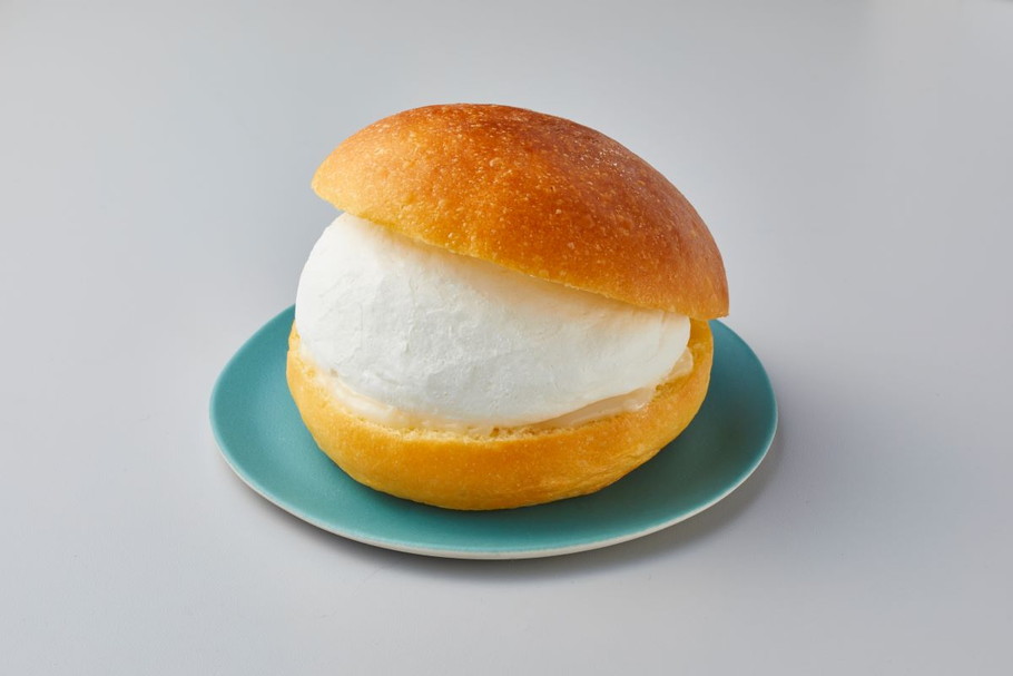 ローソンで買える究極の生クリームスイーツ♡　生クリーム専門店MILKのコラボスイーツ＆パン7種がついに発売