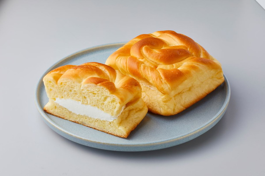 ローソンで買える究極の生クリームスイーツ♡　生クリーム専門店MILKのコラボスイーツ＆パン7種がついに発売