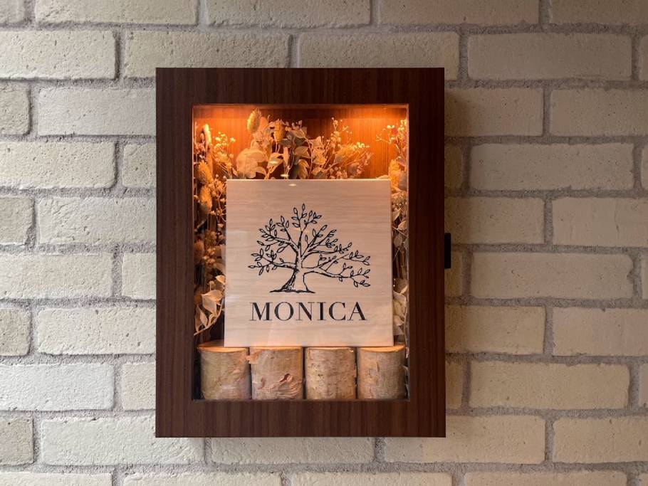 
表参道の話題の新店。週末のみ15時半からOPEんする「MONICA (モニカ)」の食べるべきモンブランデニッシュ＆丸ごと海老のパン
