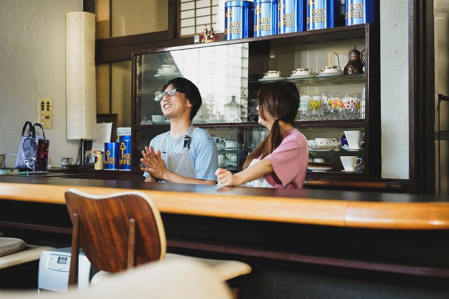 老舗喫茶店『つるや』（都立家政）で堪能する、洋食の味と優美な建築デザイン