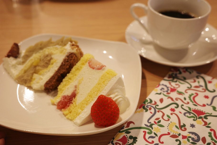 「シャトレーゼ」「YATSUDOKI（ヤツドキ）」　クリスマスケーキ試食会へ潜入♡2023年はパーティー向けの華やかケーキが勢揃い！