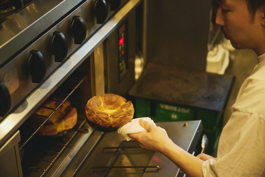 至福のダッチパンケーキとワインと。「PATH」（代々木八幡）で楽しむ朝と夜の“パン飲み”