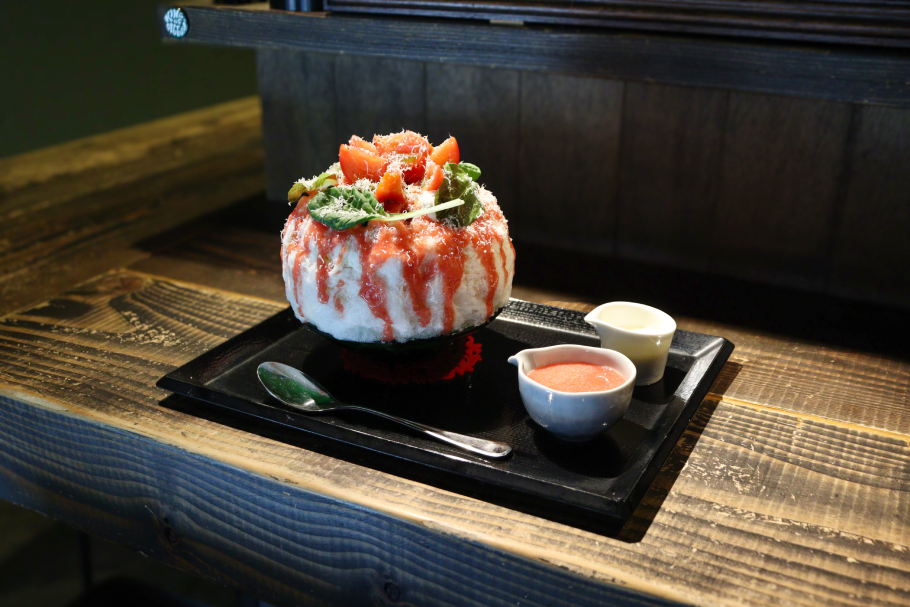 2、3時間待ち！？ファン続々。ゴーラーが集まる神保町のかき氷専門店「かき氷 志膳」