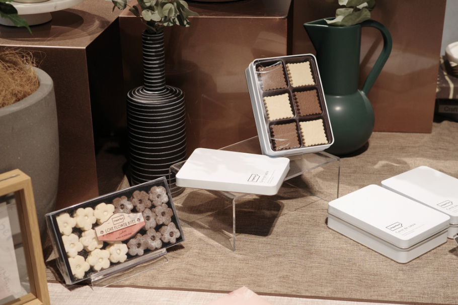 東京・丸の内に新たなカフェスポット。サステナブルなコーヒーとお菓子を味わう「imperfect MARUNOUCHI ROASTERY」