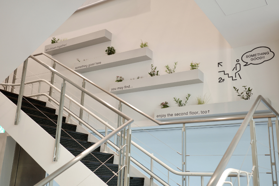 東京・丸の内に新たなカフェスポット。サステナブルなコーヒーとお菓子を味わう「imperfect MARUNOUCHI ROASTERY」