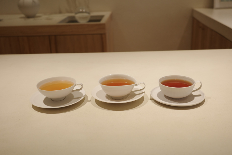 こんなにも違う? 和紅茶専門店「KAGUWA」(神楽坂)で楽しむ、季節の和菓子と香り豊かな一杯