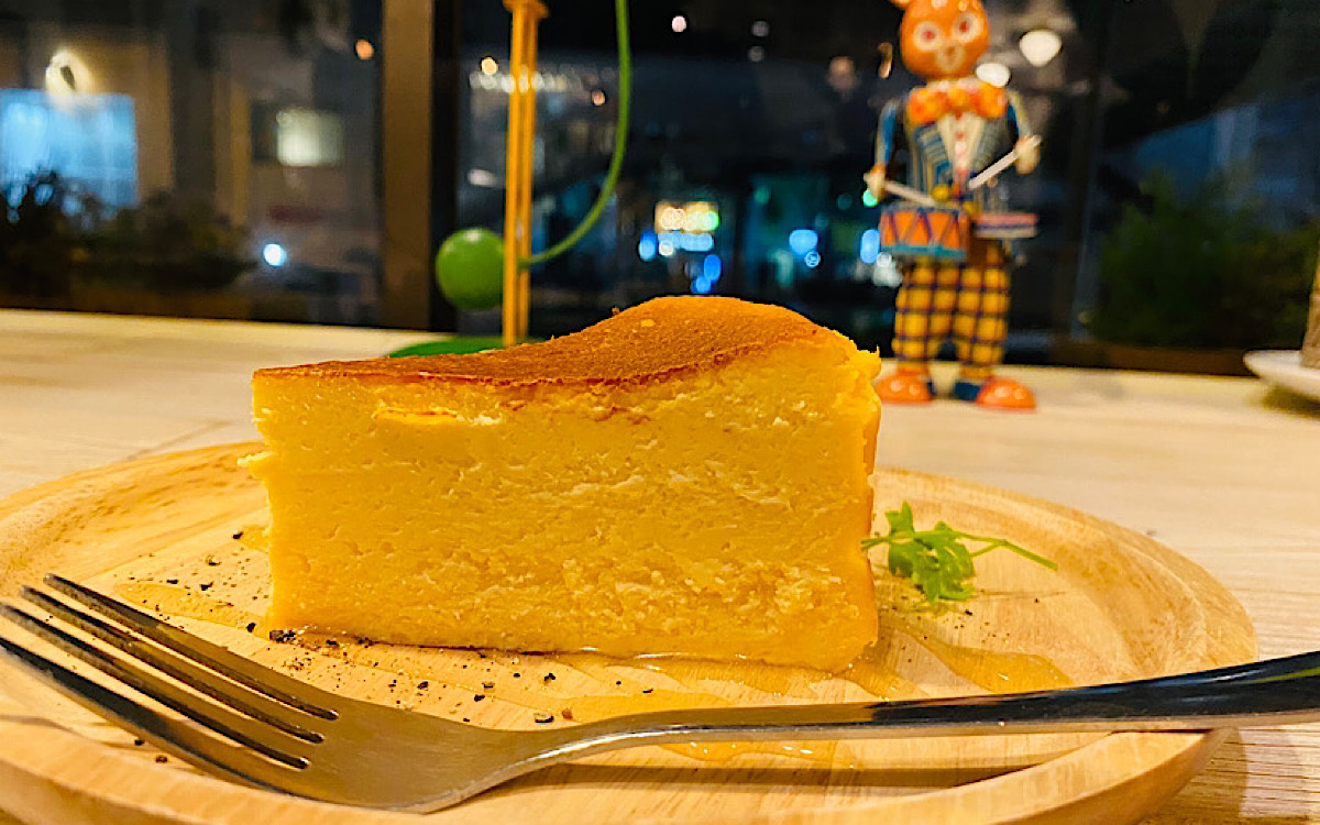 渋谷「Usagi」（うさぎ）素材×素材の化学変化から生まれる「バスクチーズケーキ」とは？
