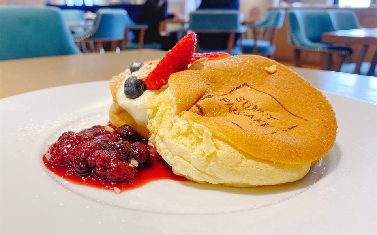 三重県鈴鹿市寺 結婚式場に併設されたおしゃれなカフェで食べる ふわふわパンケーキ Sunny Pancake Ufu ウフ