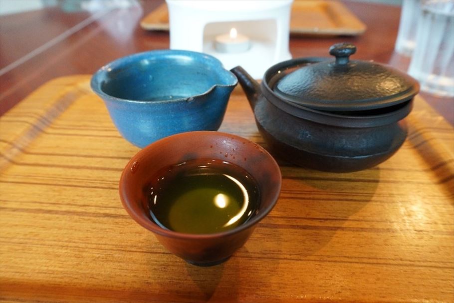 横浜元町の日本茶専門店でいただく本格抹茶、ほうじ茶パフェ「茶倉ＳＡＫＵＲＡ」