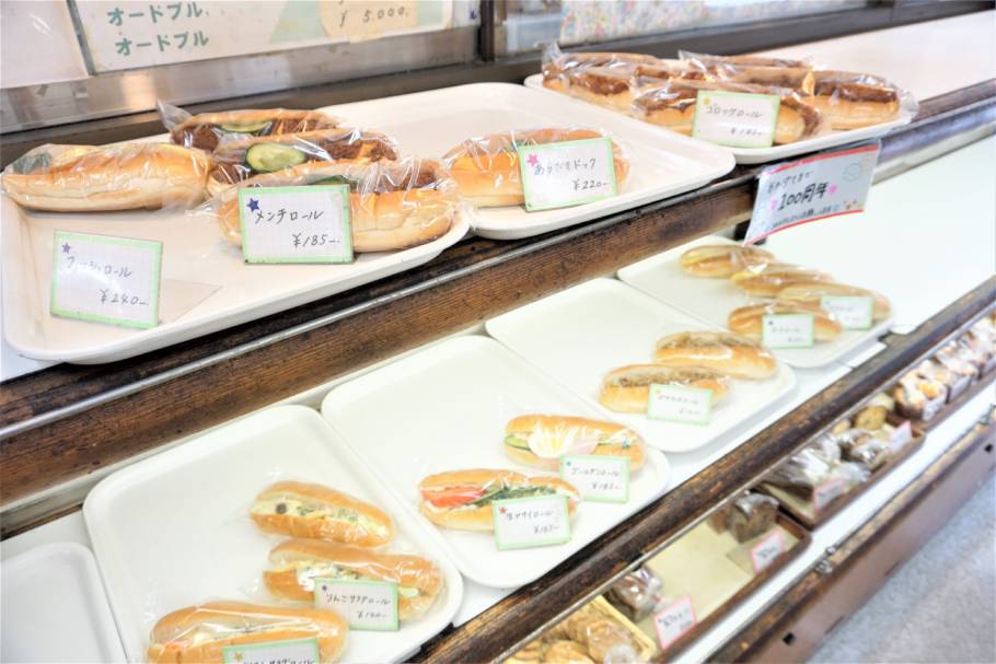 創業100周年！水天宮前「サンドウィッチパーラーまつむら」はレトロな雰囲気と約130種類のおいしいパンが魅力