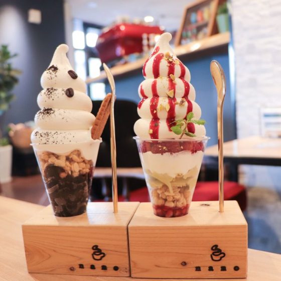映えること間違いなし！見た目も味も贅沢な濃厚ご褒美ソフトクリームパフェが食べられる高崎市「Cafe&Bar nano」