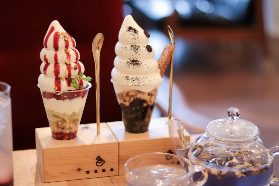 映えること間違いなし！見た目も味も贅沢な濃厚ご褒美ソフトクリームパフェが食べられる高崎市「Cafe&Bar nano」