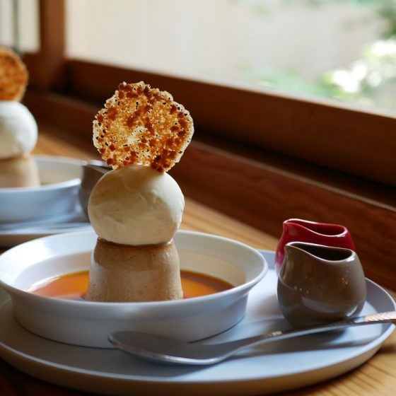 アイス×アーモンドの3段プリン。京都「The Unir coffee senses」のこだわり