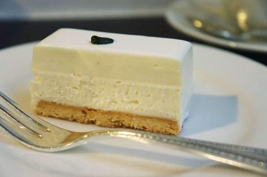 「しろたえ赤坂」のレアチーズケーキを食べてタイムスリップ！？たった２７０円で満足できる老舗洋菓子店の秘密は“素朴さ”にあり！