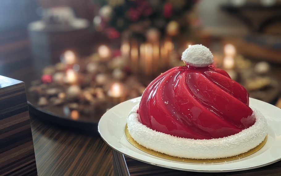 真っ赤なクリスマスケーキ5！魅せられる【深紅】をまとうクリスマスケーキをスイーツライターが厳選