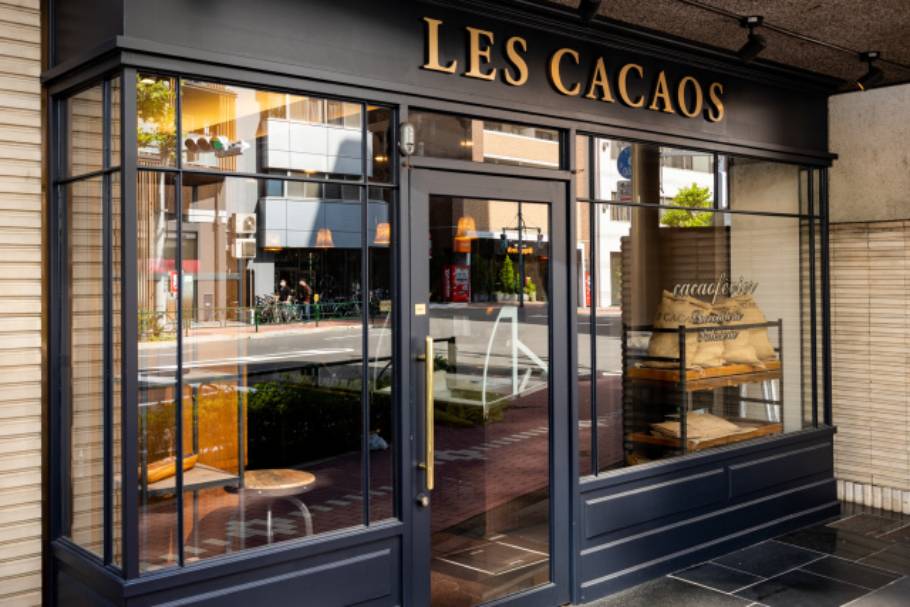 あの「ピエール・マルコリーニ」日本の初代シェフが手掛ける♡　「LES CACAOS」のカカオ好きのためのカカオづくめの究極の冷凍クリスマスケーキとは
