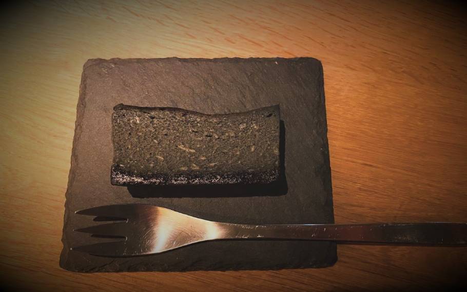 衝撃のビジュアル！！中目黒 「epulor」真っ黒なチーズケーキの秘密に迫る！！