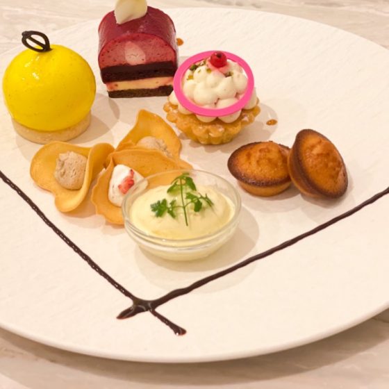 【KINEEL】東京ミッドタウンで“二口サイズ”の可愛いケーキがあるの知ってる？実食レポート