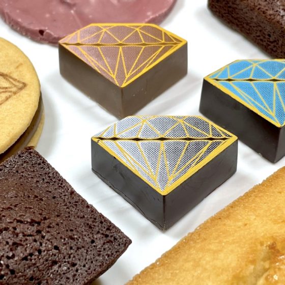 宝石のように輝くダイヤモンドショコラ、発酵バターを使用した焼き菓子に魅了。チョコレート専門店「デルレイ 銀座店」