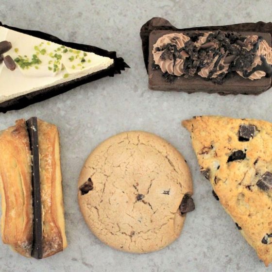 【スタバ】バレンタインフード登場！チョコスイーツ全部買い占めて食べ比べてみた