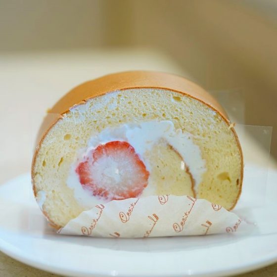 小麦粉の代わりにプロテイン？　世界大会に出た、筋トレ好きシェフが作る魔法のロールケーキとチーズケーキ「オクシタニアル」（水天宮前）