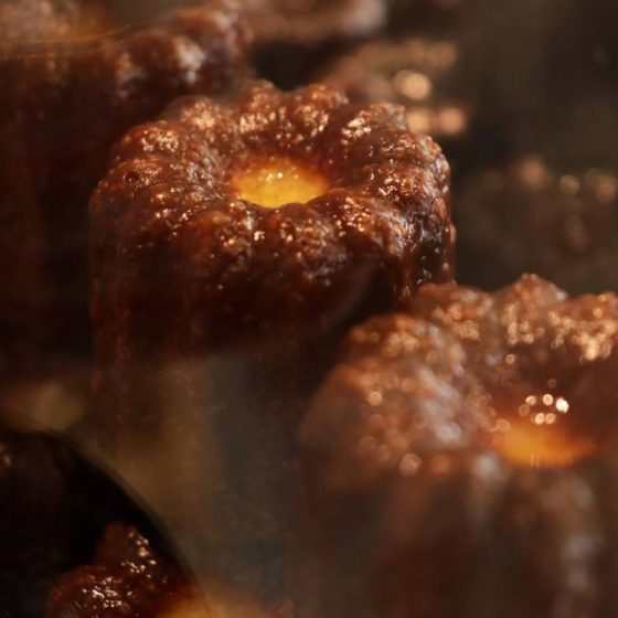 カヌレにケーキ、焼き菓子も。本場フランス人がクリエーションする「Numéro 5 Paris（ヌメロサンク・パリ）」（緑が丘）がビジュアルパワーを開放する！