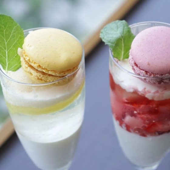 385円でマカロンパフェが食べられる？！　コスパ最強のパフェを生み出し続ける「ココス」の裏側に迫る！