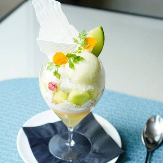 毎月通わずにはいられない【エンポリオ アルマーニ カフェ表参道のパフェ】の秘密とは？