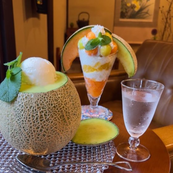 丸ごと生メロンをドリンクに？！古民家「Cafe TomiQ(カフェ トミキュウ)」（埼玉県・行田市）のインパクトありすぎスイーツ