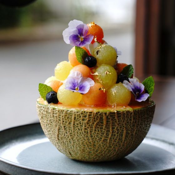 神戸・三宮「Shall we parfait」の鉱石のようなメロンパフェ。ワインソムリエが作る甘く美しい1品に思わずキュン♡