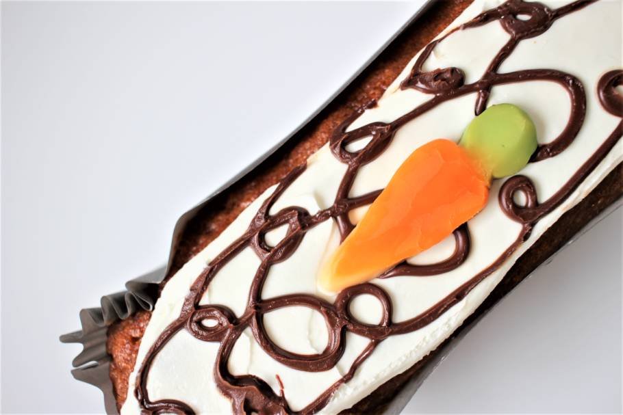 沖縄の洋菓子といえば「Jimmy's（ジミー）」。チョコがアクセント！食べすぎ注意なキャロットケーキを発見