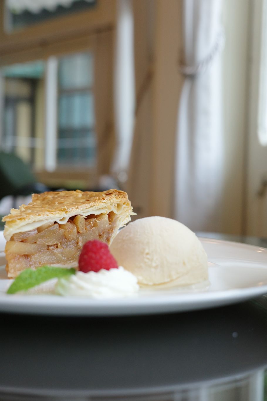 夏休みには避暑地、箱根へ。「富士屋ホテル」の100年以上愛され続ける“幻のアップルパイ”を今こそ食べたい！