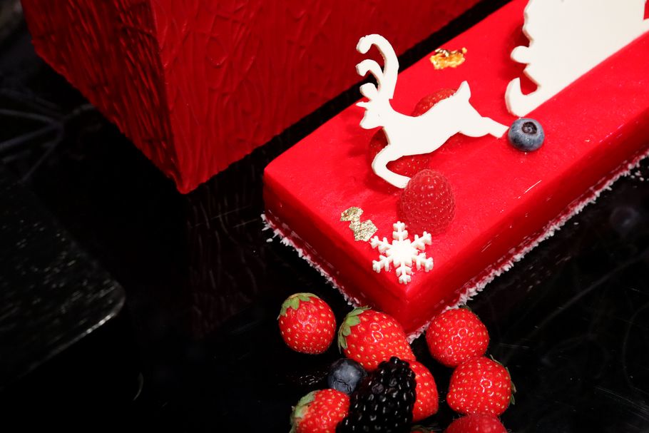 早くしないと売り切れる予約必須のクリスマスケーキ！「パレスホテル東京」が打ち出す９種のケーキ＆7種のブレッドを実食して決めた、本当にたべたい注目商品とは