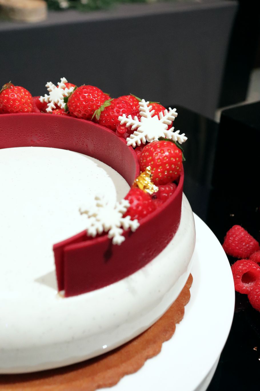 早くしないと売り切れる予約必須のクリスマスケーキ！「パレスホテル東京」が打ち出す９種のケーキ＆7種のブレッドを実食して決めた、本当にたべたい注目商品とは