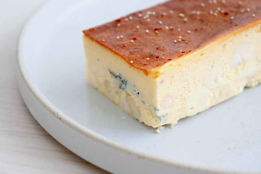 銀座で和菓子の手土産におすすめ！「銀座凮月堂」の白餡×ブルーチーズの和のチーズケーキ