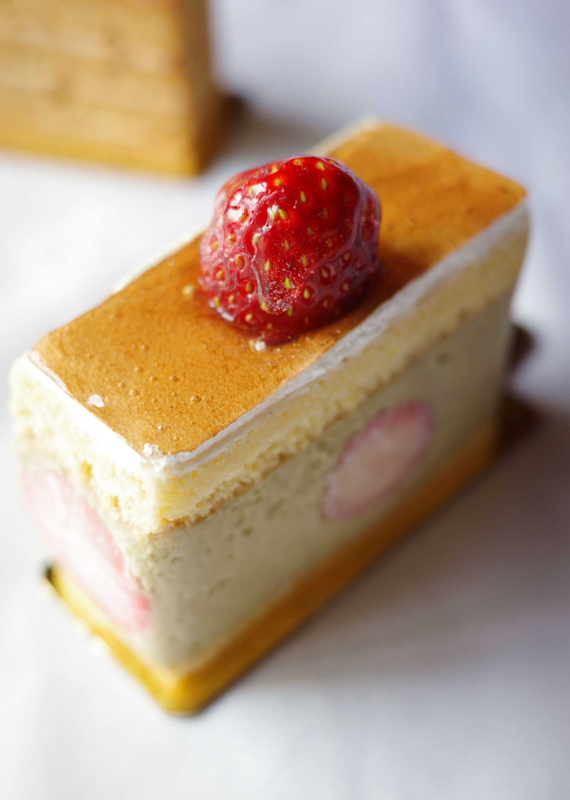 本物のフランス菓子を味わいたいなら『リュードパッシー』（学芸大学）へ。5種類のケーキから見る“新しい伝統菓子”とは？春にだけ出会える。どこよりも気品ある逸品「フレジエピスタッシュ」