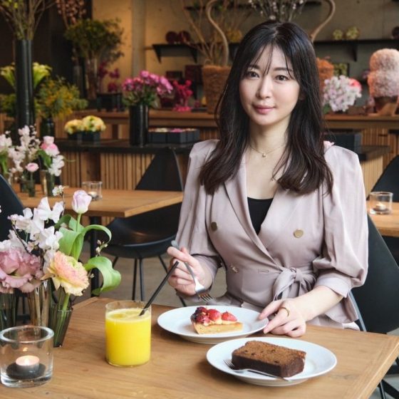 「Nicolai Bergmann NOMU」が紡ぐ、花×スイーツの色鮮やかな世界。人気インフルエンサーmeguboooさんと訪ねて。