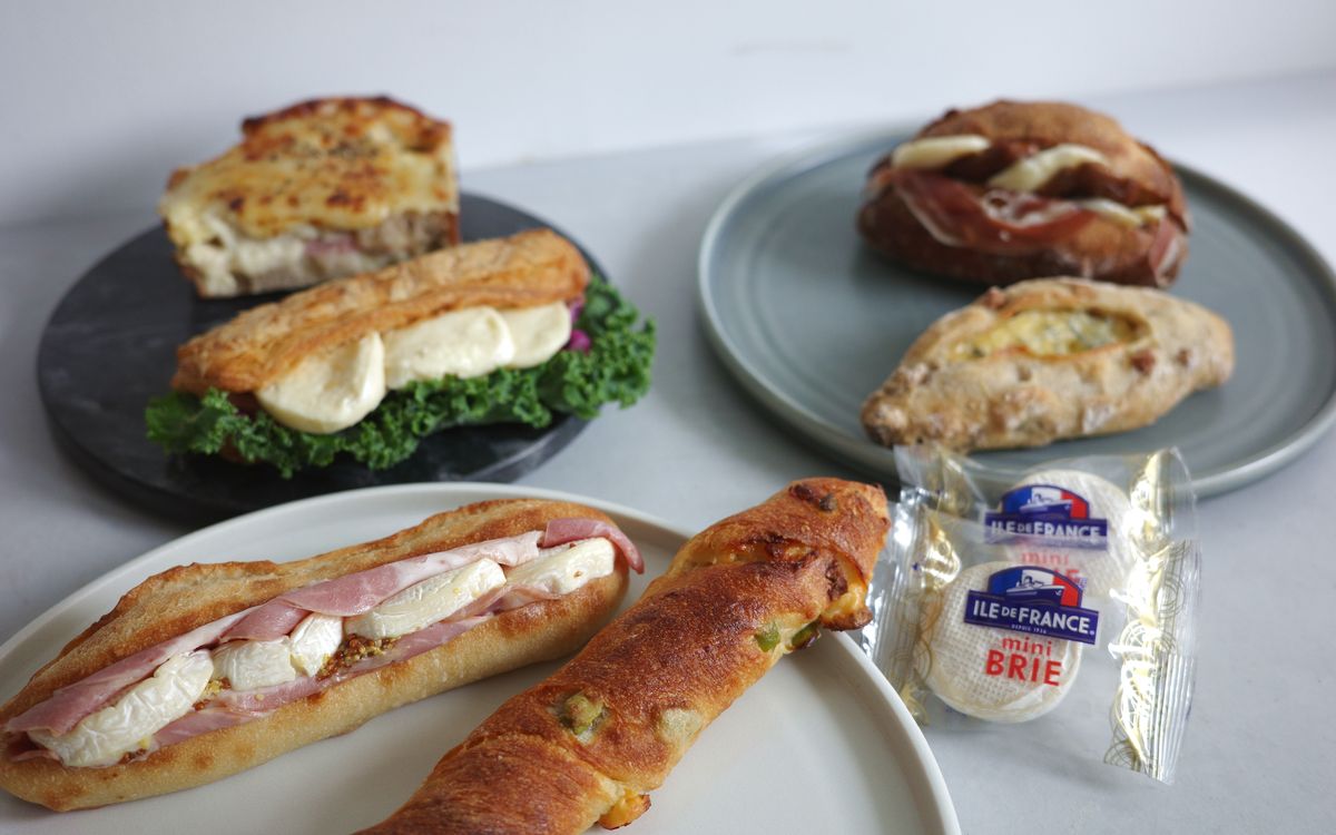 日比谷公園・代々木公園でピクニック！フランスの人気パン屋が作る一流チーズを使ったパンたち。【5月21日まで】