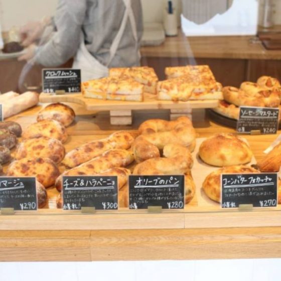 【三鷹】もちっとした食感のセミハードな高加水パンが美味！「Bakery MIDMOST」