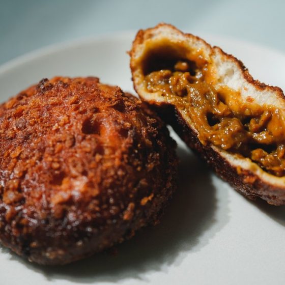 「ブーランジェリーキシモト」カレーパングランプリ受賞！新所沢（埼玉県）の新たな名物「究極のカレーパン」の秘密をシェフに直撃