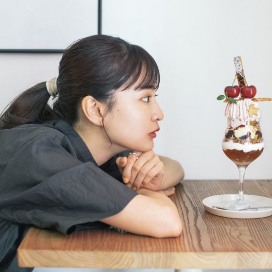 心温まるパフェと人。移転後話題の「agari」（外苑前）の「アメリカンチェリーのパフェ」 連載＃ふうかとあいす