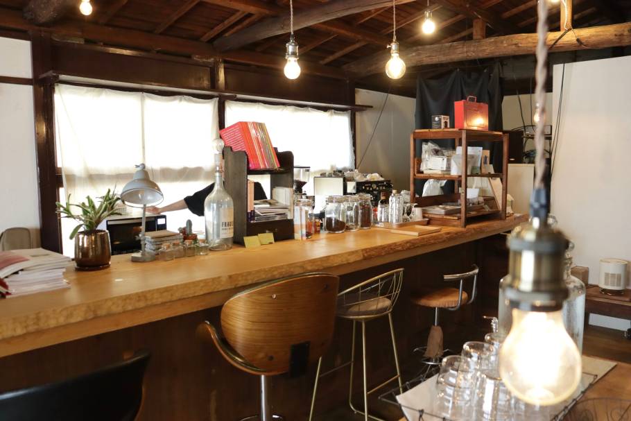 何度も訪れたい、これぞ隠れ家カフェ。コインランドリーの中にある「オトナリ珈琲」（神保町）の絶品プリン