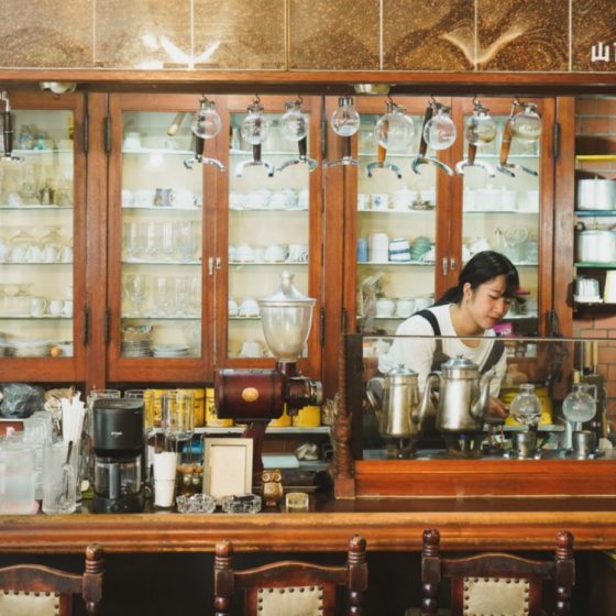 涙なしでは読めない物語「珈琲専門店山百合」（鶴見）“縁もゆかりもない”それでも歴史ある店を引き継ぐ20代女性店主の“現在進行形”の挑戦