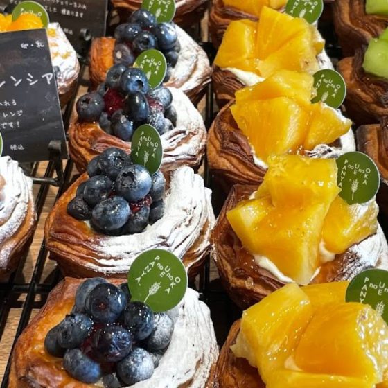 行列が絶えない「丘の上のパン屋」（横浜・たまプラーザ）フルーツデニッシュがまるで宝石！？